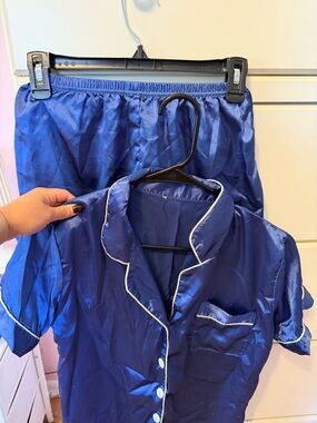 SHEIN Blue Satin Short Sleeve Pajama Set with White Piping